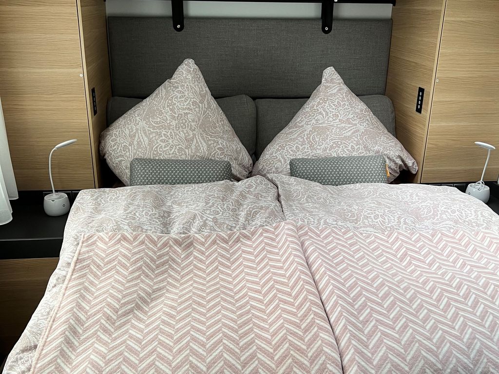Schlafbereich mit Doppelbett