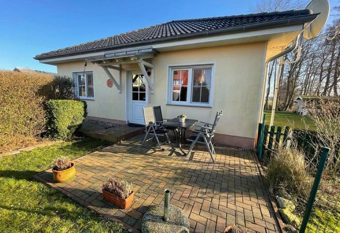 Ferienwohnung OTTOSIN mit Terrasse und Garten