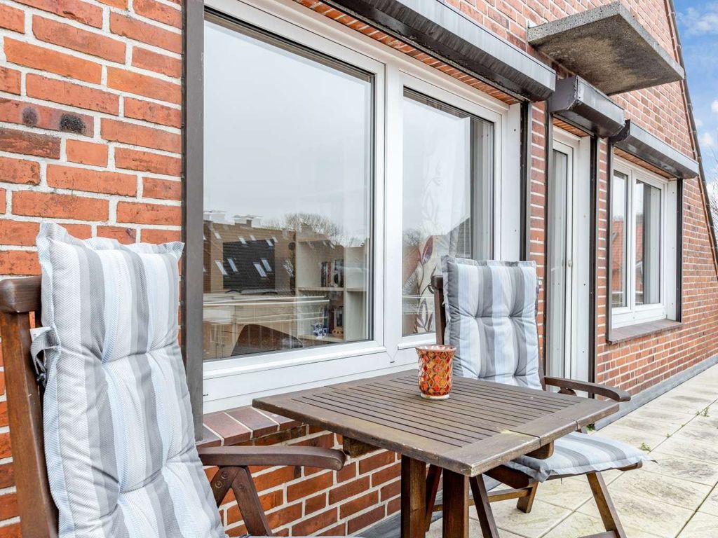 Ostbalkon zur Dorfstraße