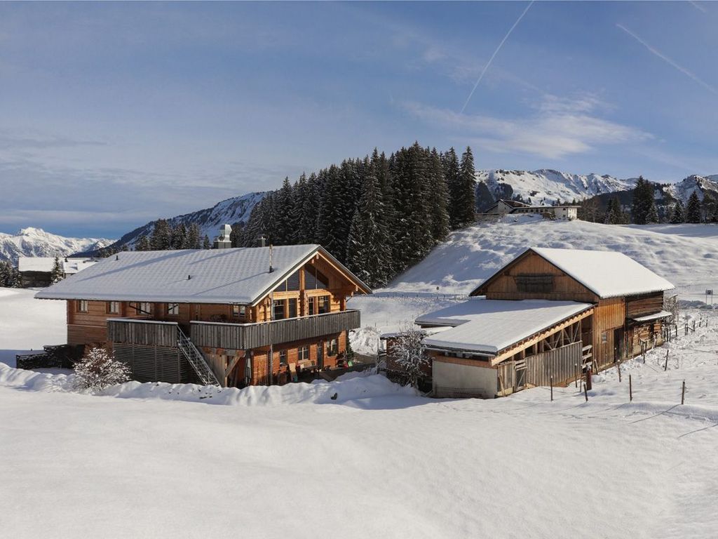 Naturzeithof im Winter mit Ausblick