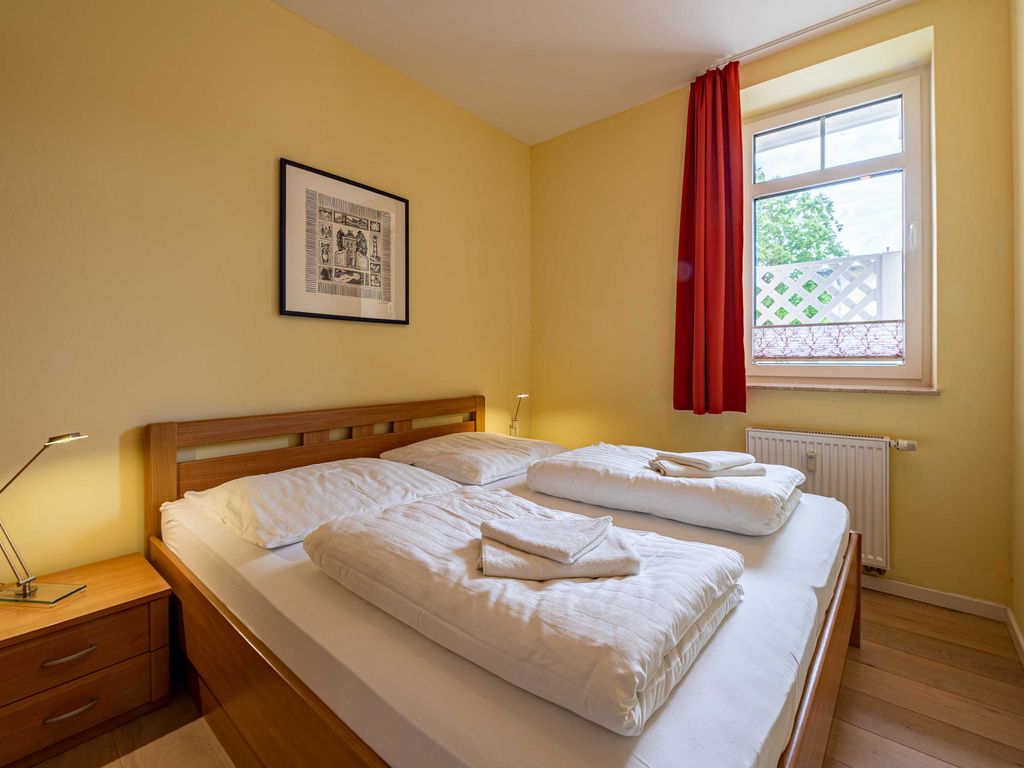 Schlafzimmer mit Doppelbett