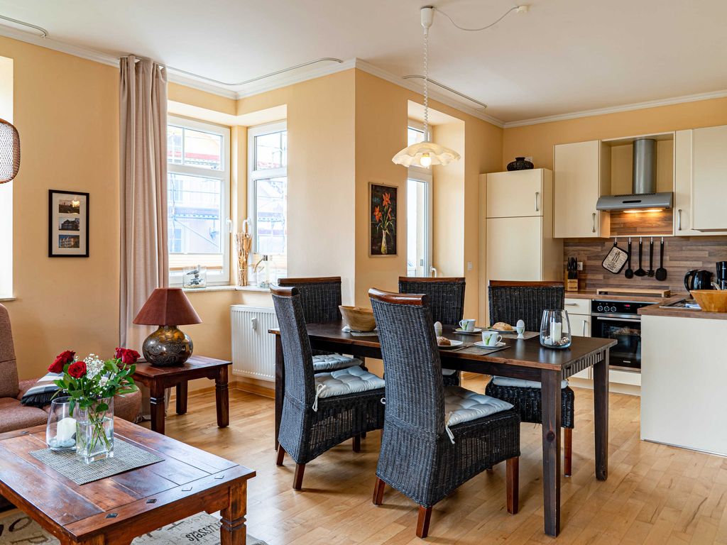 Wohnzimmer mit Küchenzeile