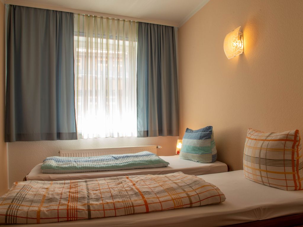 Schlafzimmer mit 2 Einzelbetten