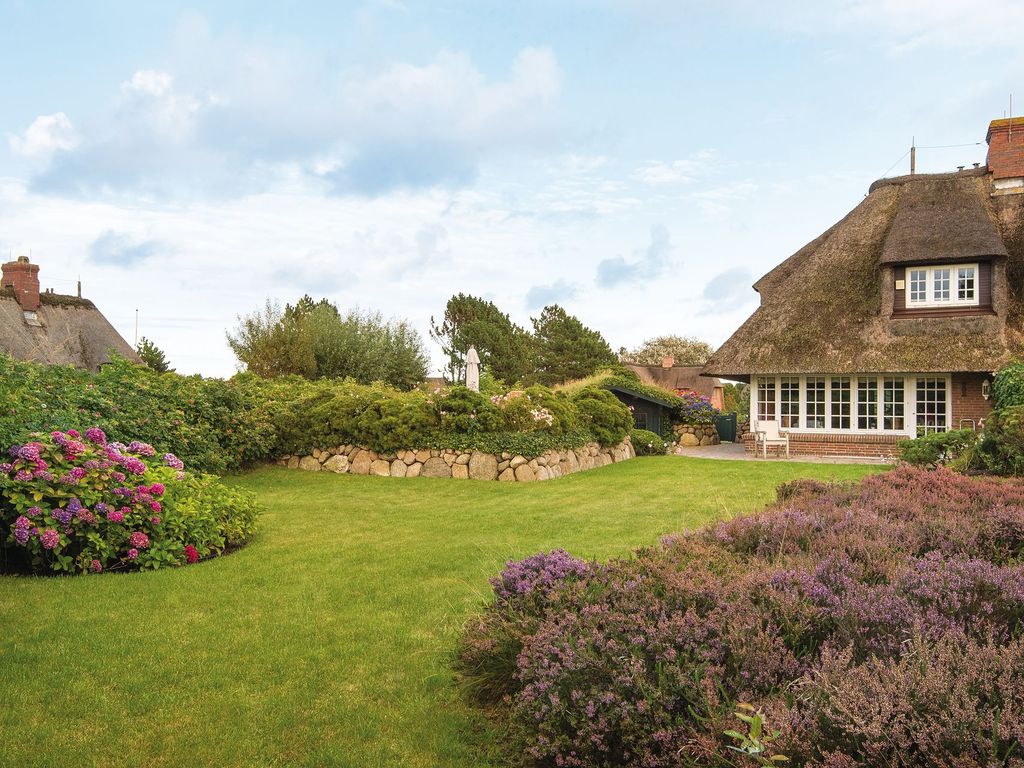 Weitläufiger Heidegarten