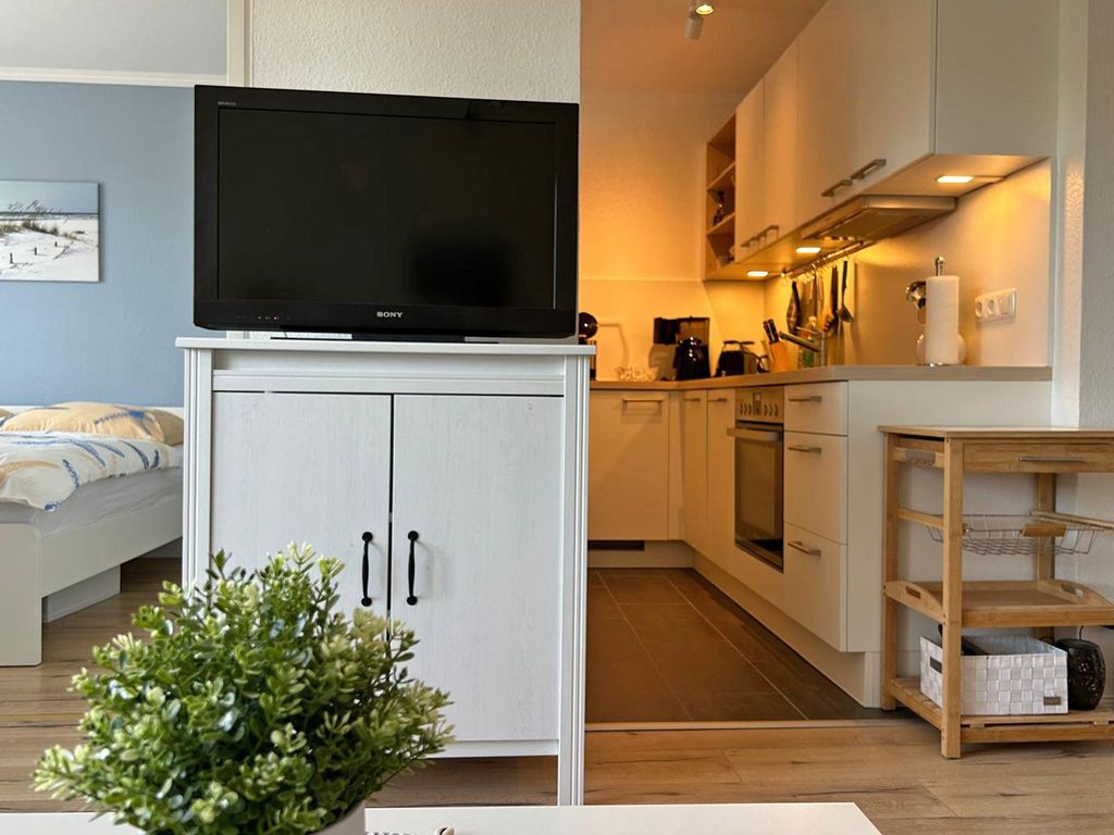 TV und Küche