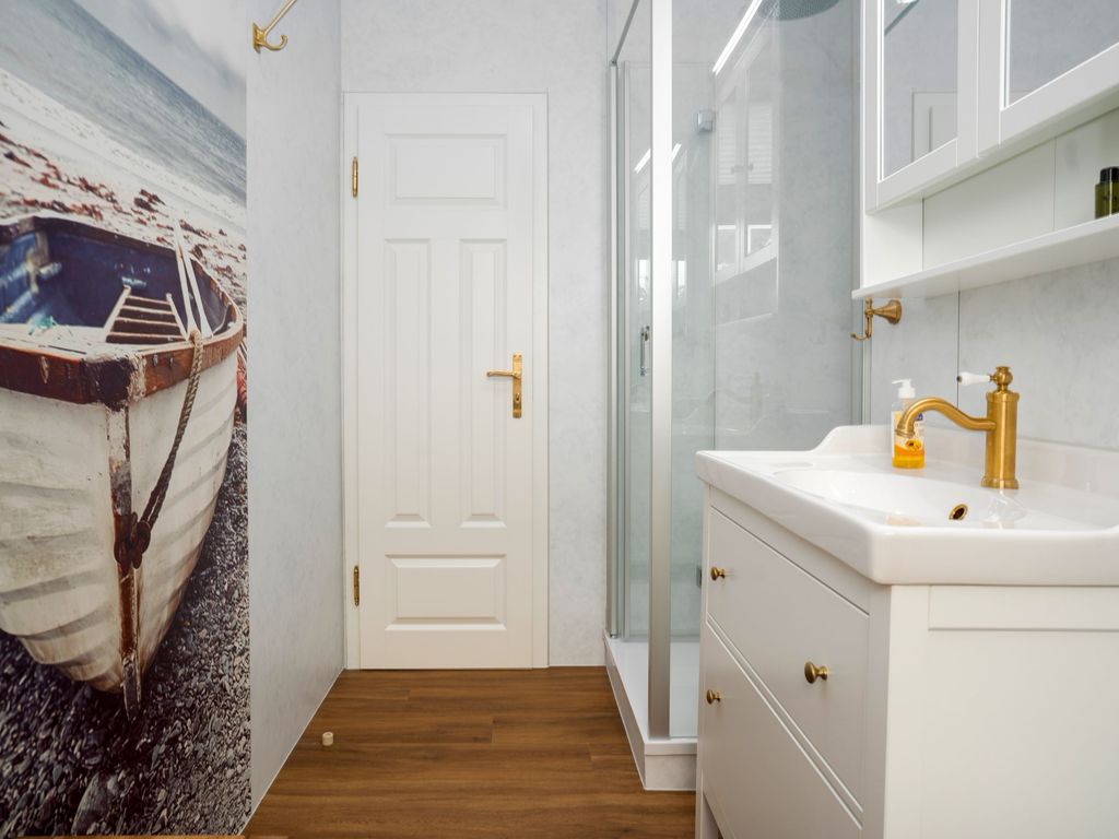 neues Duschbad mit Tageslicht