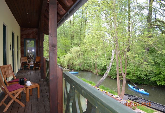 Spreewaldscheune am Fließ-Ferienwohnungen am Wasser in Burg