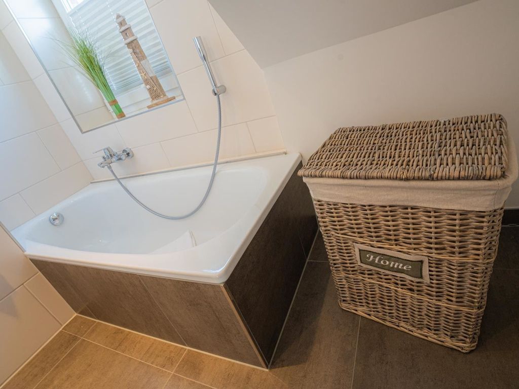 2. Badezimmer (OG)