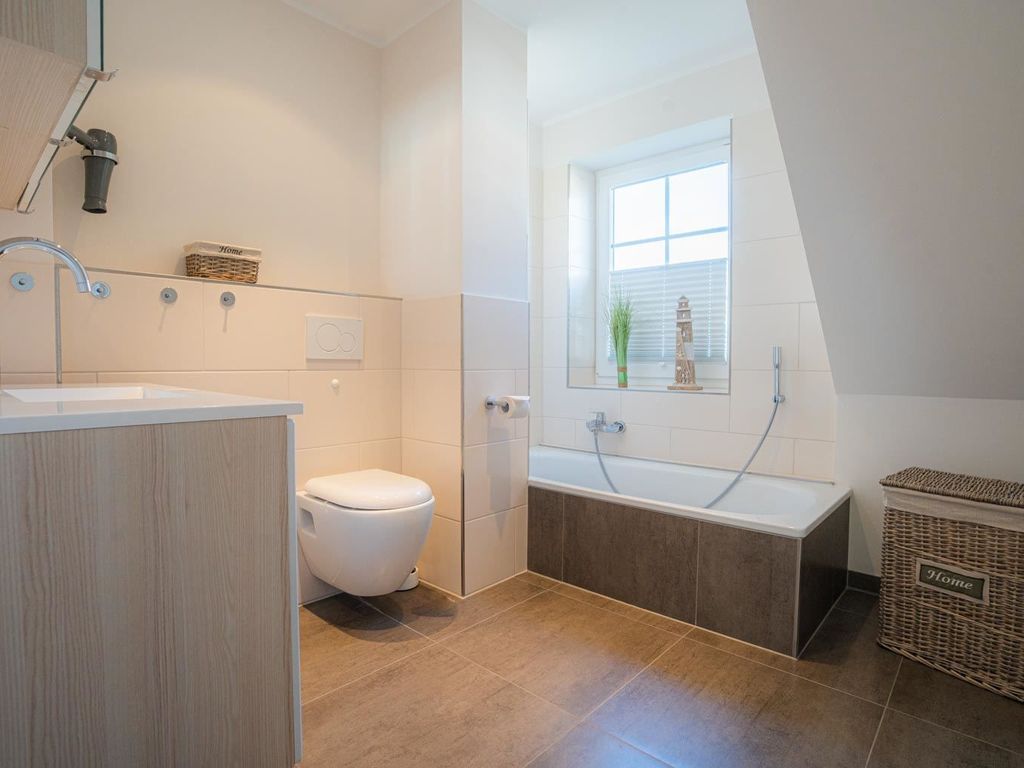 2. Badezimmer (OG)