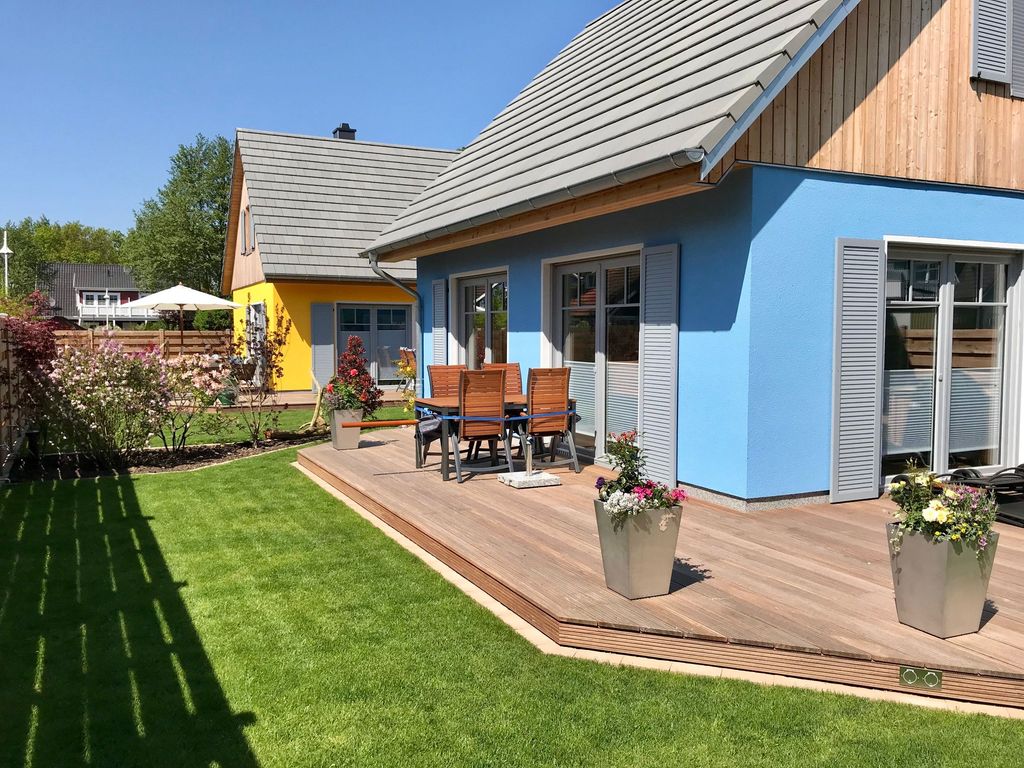 Terrasse und Ausßenansicht