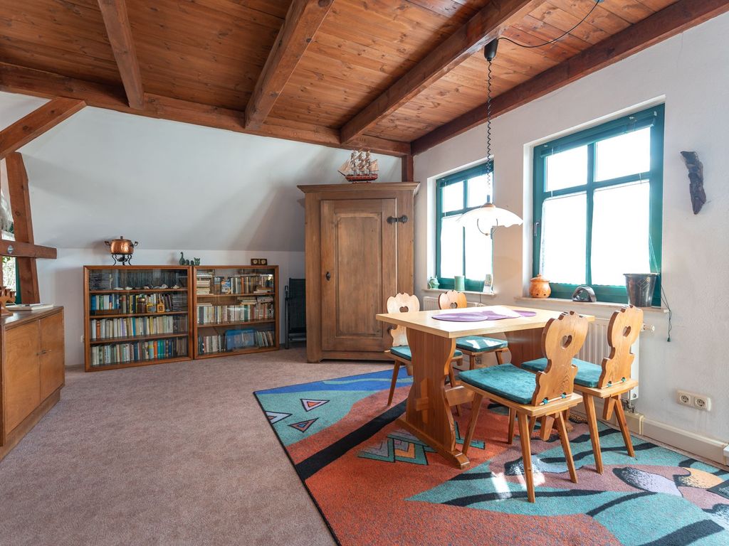 Essbereich und Bücherregale