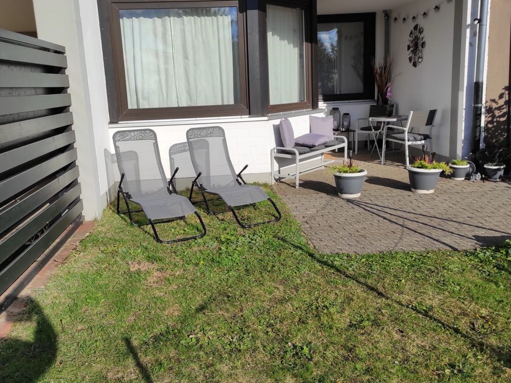Terrasse der FEWO Harzer Weitblick mit Rasenanteil