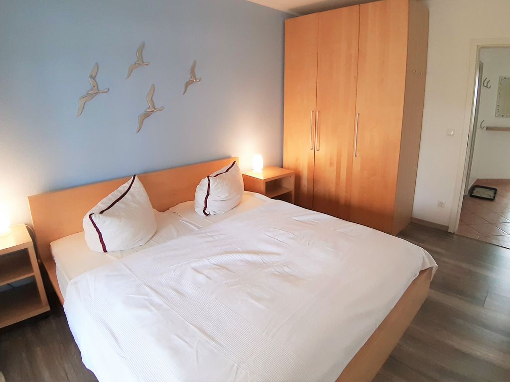 Schlafzimmer mit Doppelbett