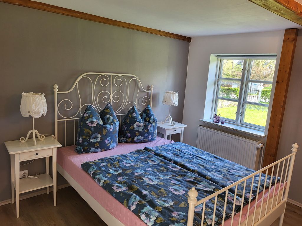 Schlafzimmer mit Doppelbett