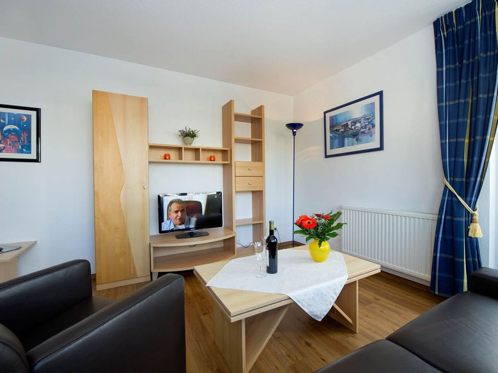 02 schöne 2-Raum-Ferienwohnung mit Balkon
