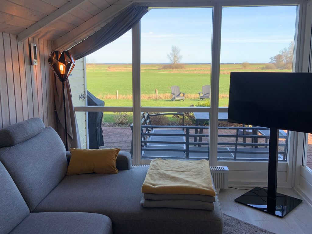 Wohnzimmer mit Ausblick zur Ostsee