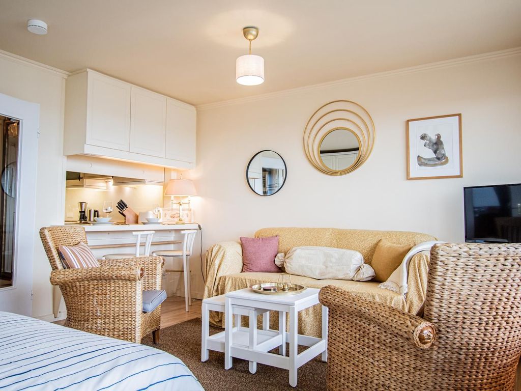 Wohn-/Schlafzimmer