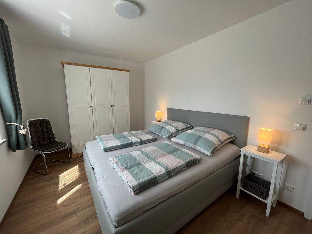 Schlafzimmer mit Boxspringbett