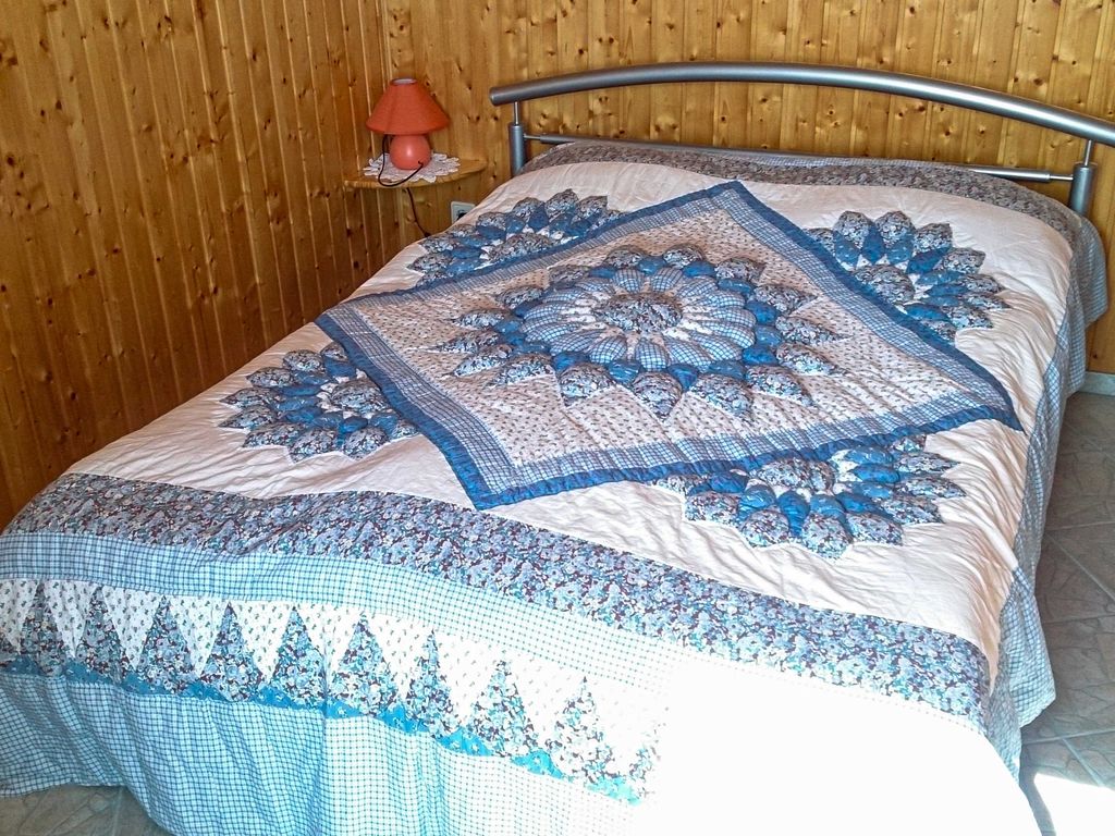 Schlafraum mit Doppelbett