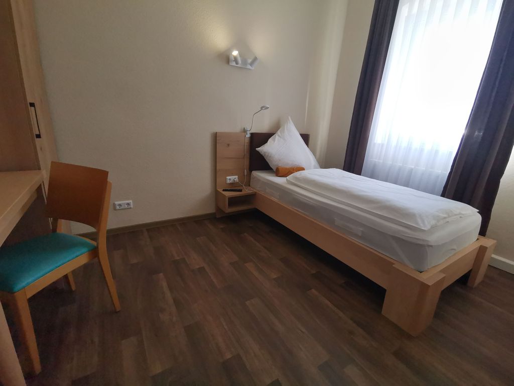 Einzelzimmer mit TV
