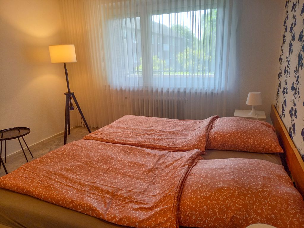 Schlafzimmer 1