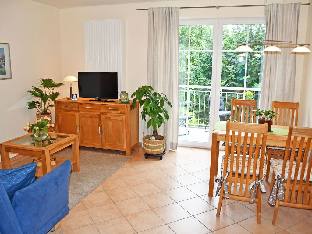 2-Raum-Ferienwohnung mit Balkon, ruhig gelegen