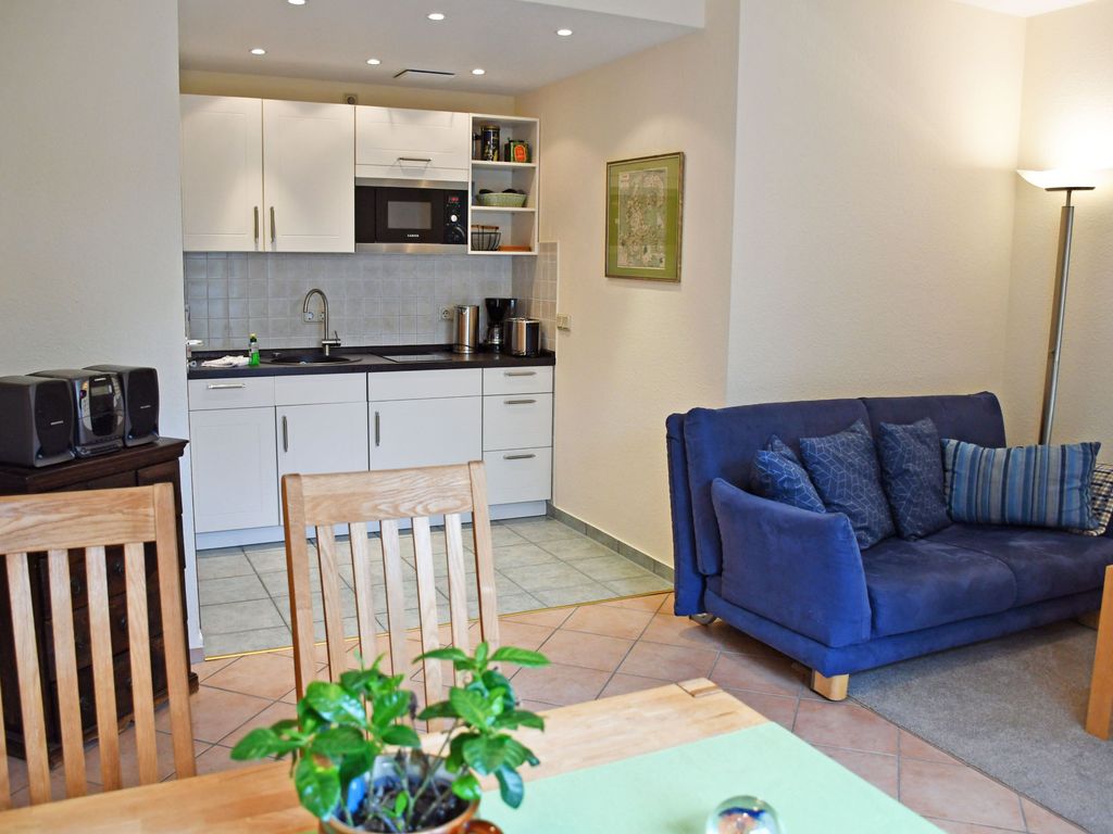 2-Raum-Ferienwohnung mit Balkon, ruhig gelegen