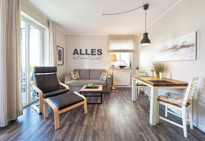 Ferienwohnung mit Balkon 500 m bis zum Strand (VB)