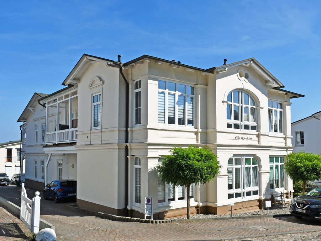Ferienwohnung mit Balkon 500 m bis zum Strand (VH)