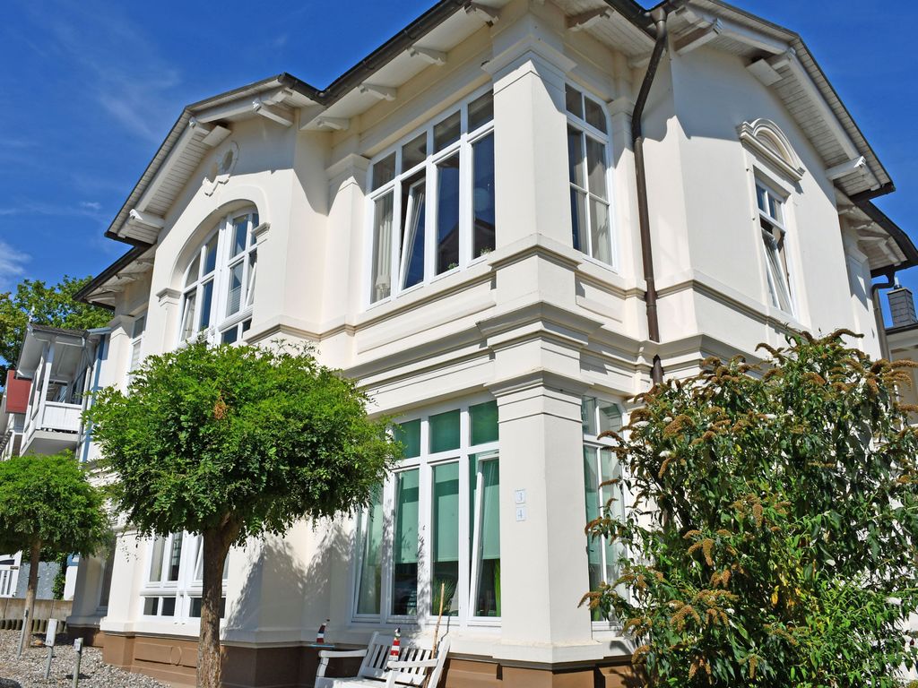 Ferienwohnung mit Balkon 500 m bis zum Strand (VH)