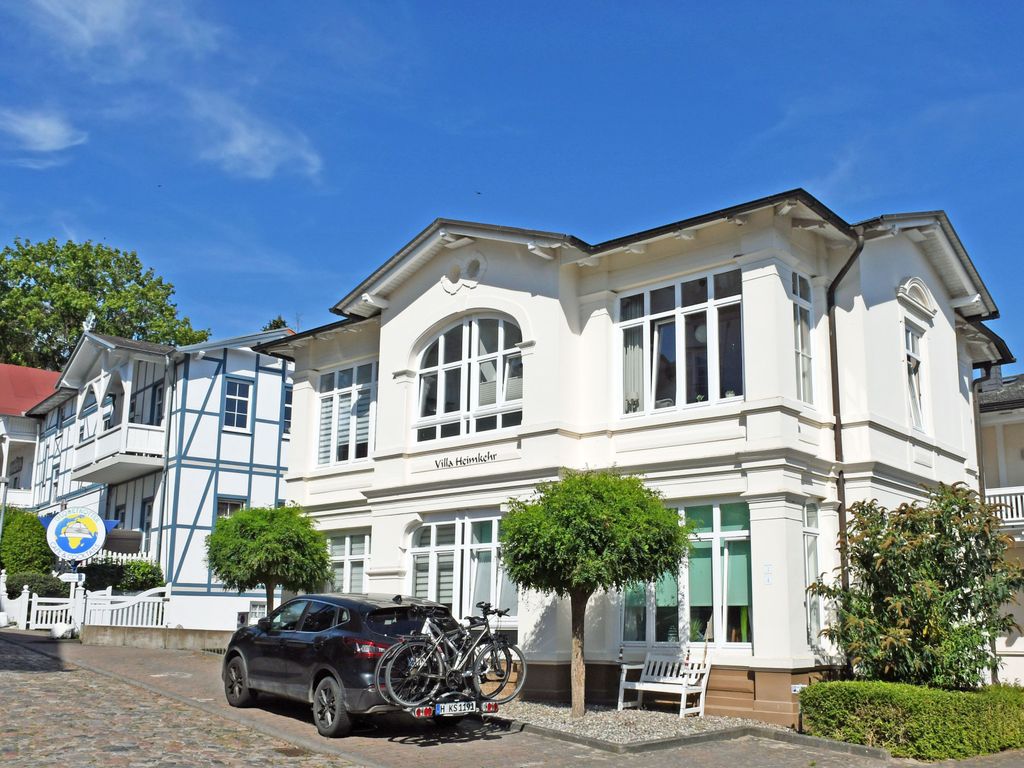 Ferienwohnung mit Balkon 500 m bis zum Strand (VH)