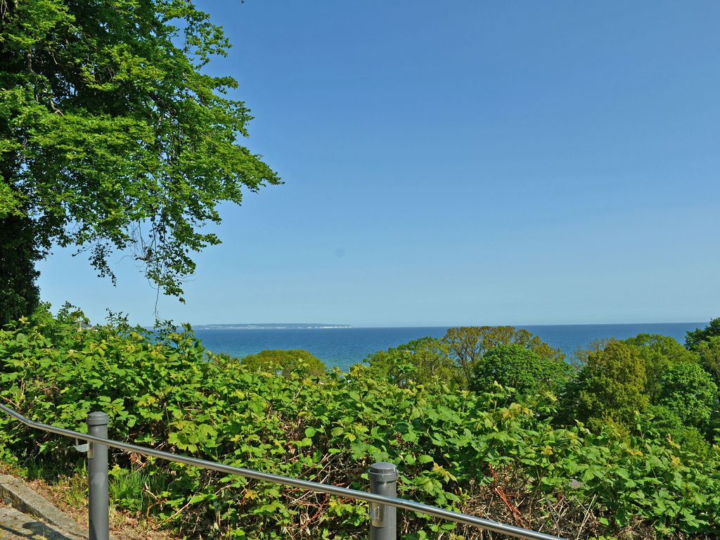 Ferienwohnung mit Balkon 500 m bis zum Strand (VH)