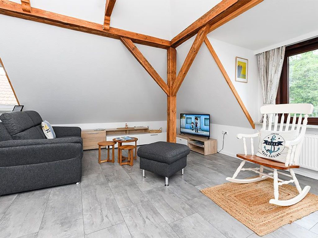 Wohnzimmer mit integriertem Küchenbereich