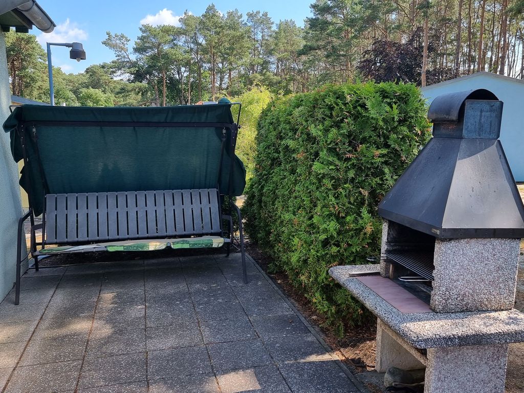 Bungalow 22 mit Terrasse und Hollywoodschaukel & festem Steingrill