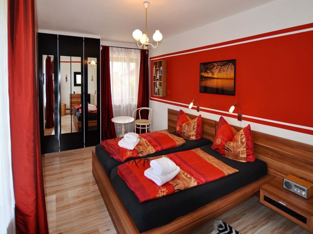 Schlafzimmer 1 im EG
