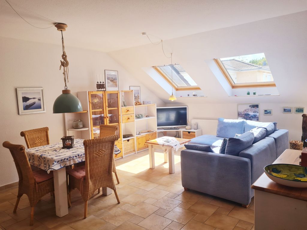 Wohnzimmer mit Essbereich