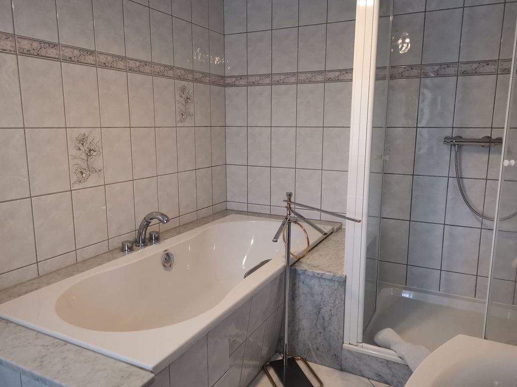 Badewanne & Dusche