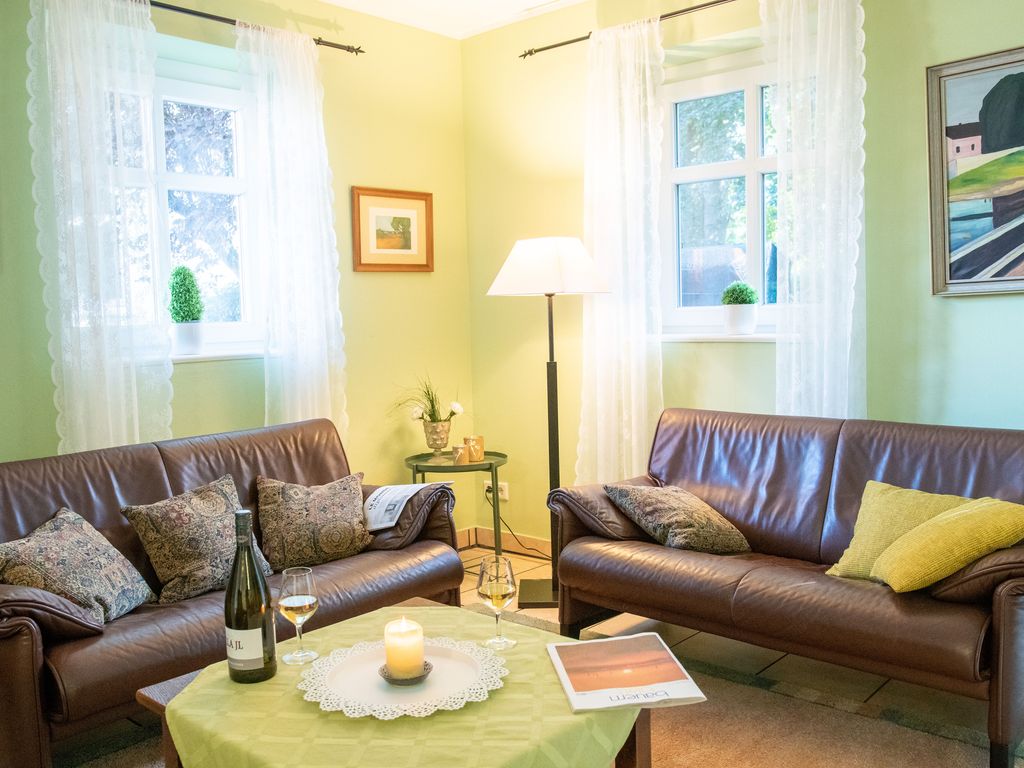 Wohnzimmer alter Pferdestall Ferienhof Baustrup
