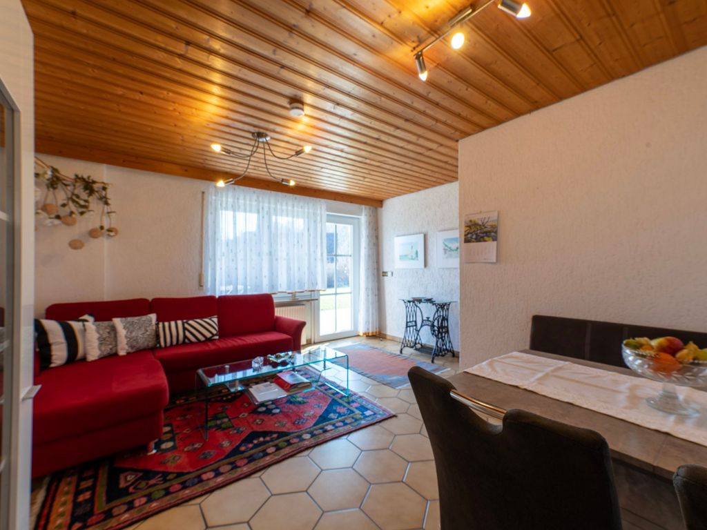 Essbereich mit Wohnzimmer