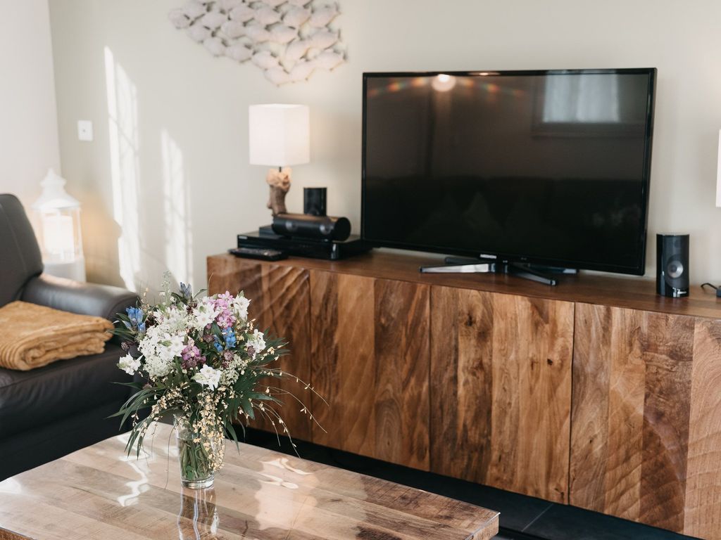 TV Board