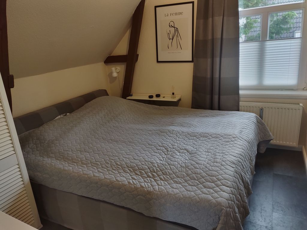Schlafzimmer mit Doppelbett