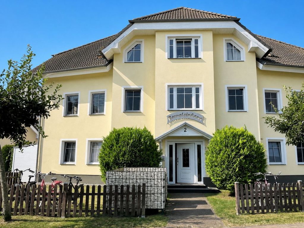 Das charmante Bernsteinhaus in ruhiger Lage  Ihre Wohnung unten links