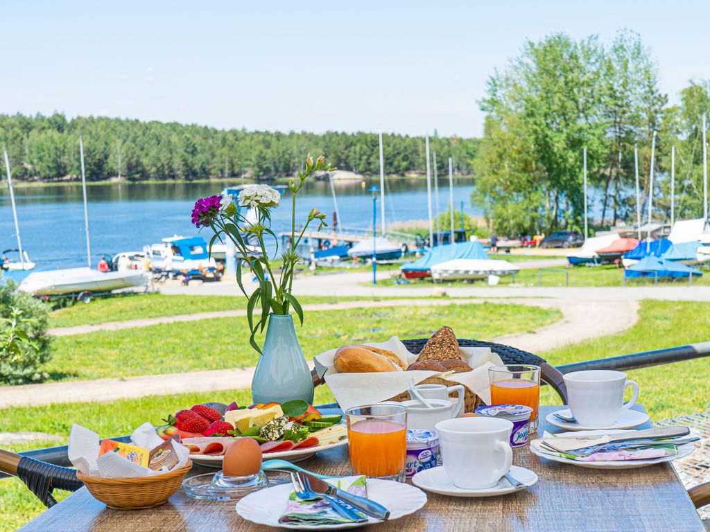 Frühstück mit Seeblick