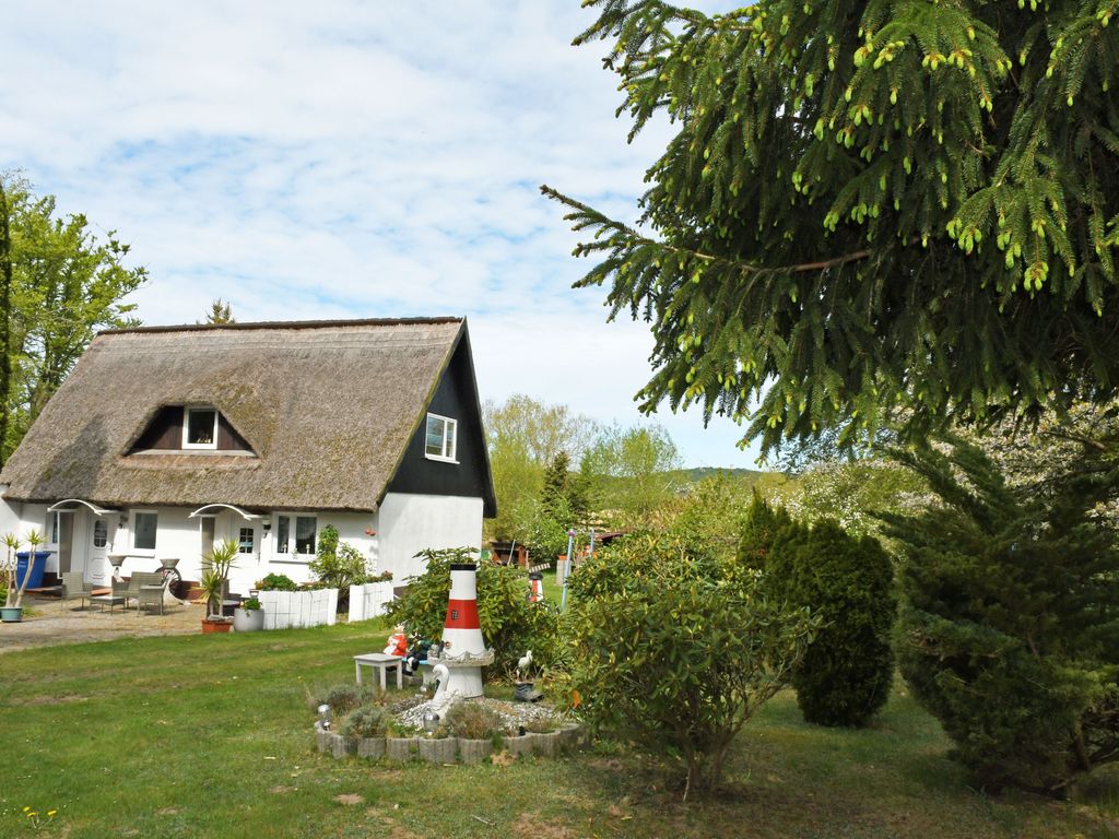 Urlaub unterm Reetdachhaus am Neuensiener See