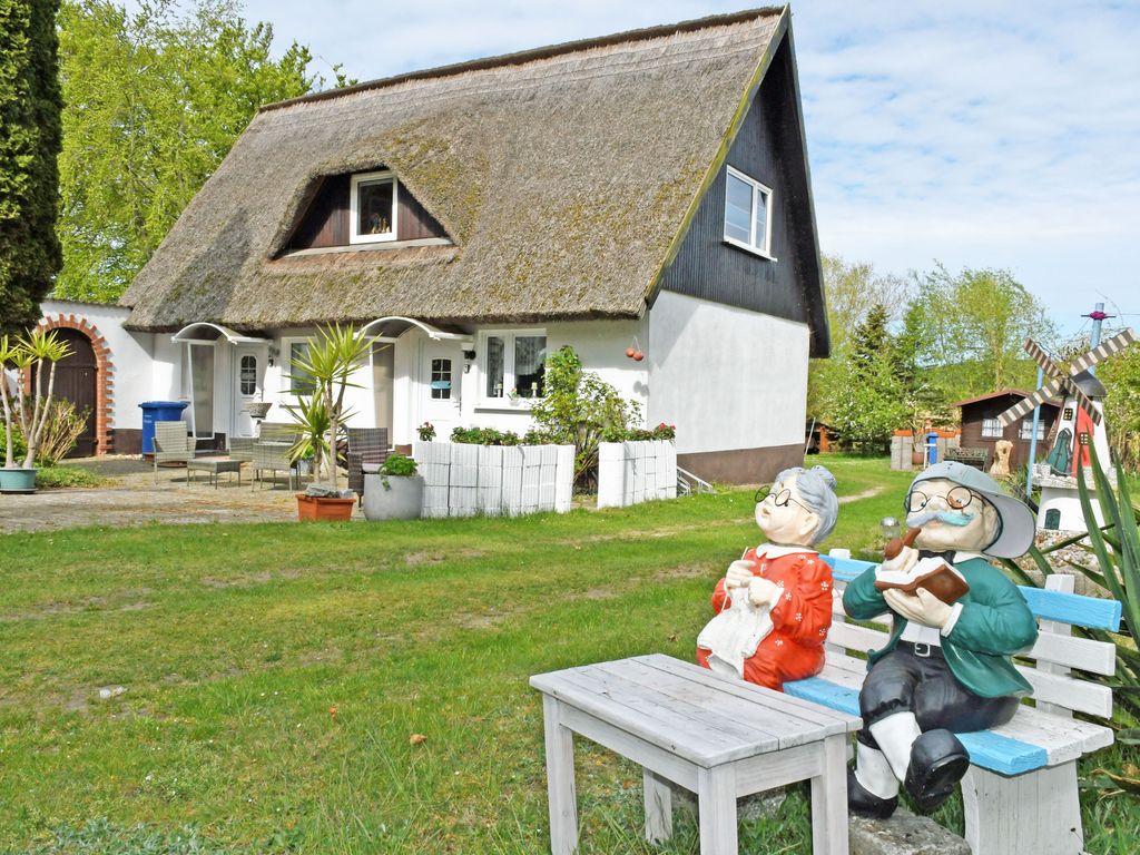 Urlaub unterm Reetdachhaus am Neuensiener See
