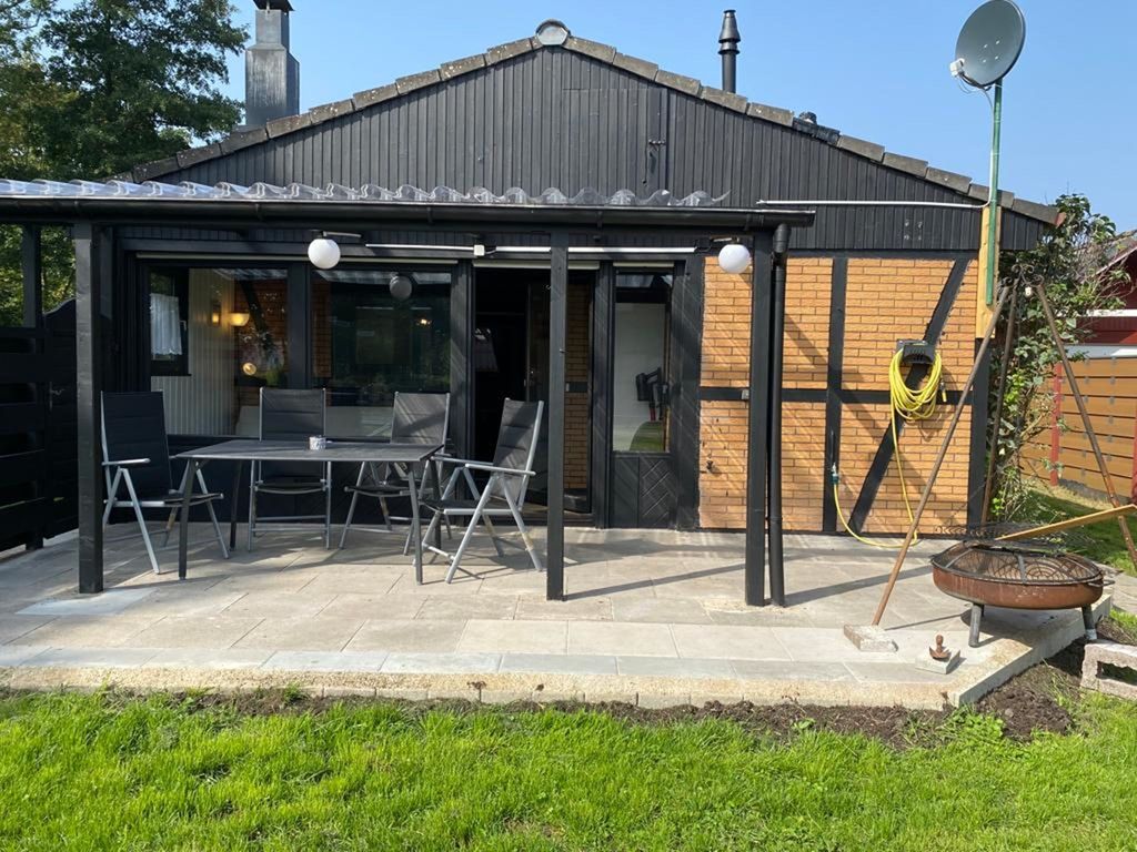Große Terrasse mit Grill