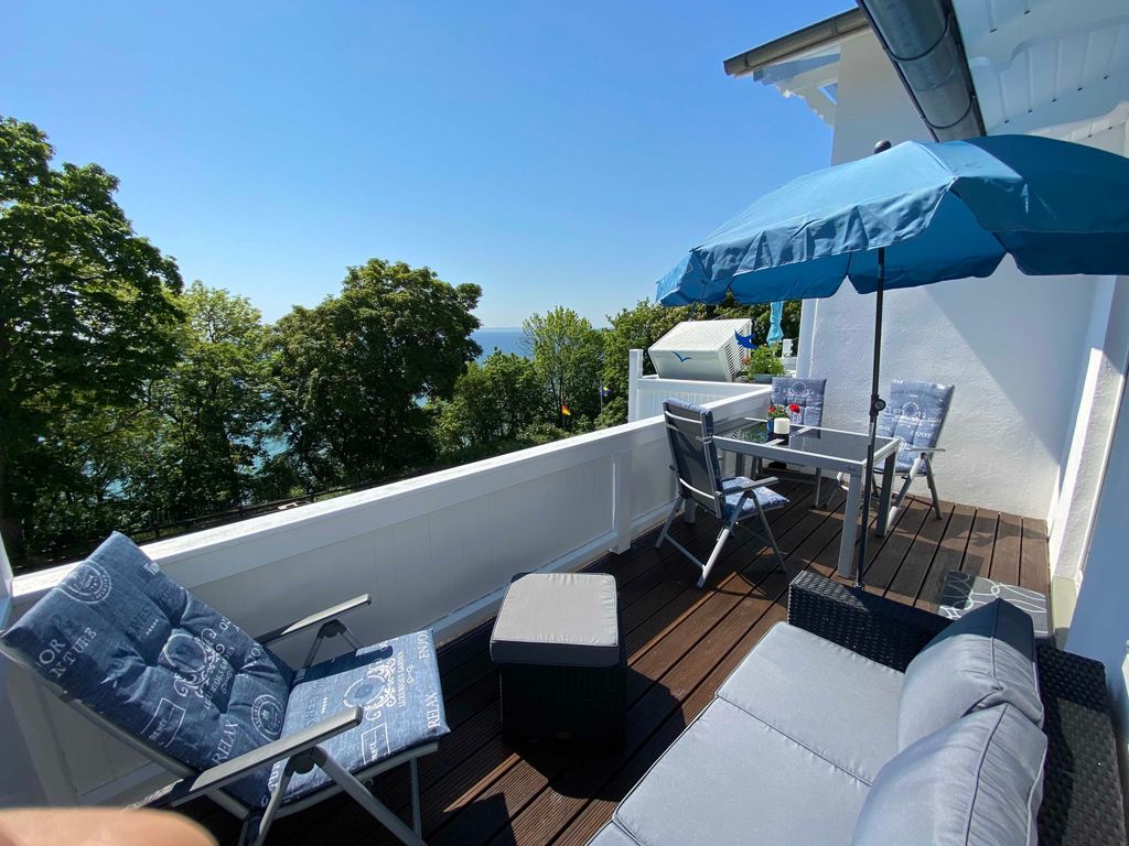 Auf den gemütlichen Lounge-Möbeln den Alltag hinter sich lassen