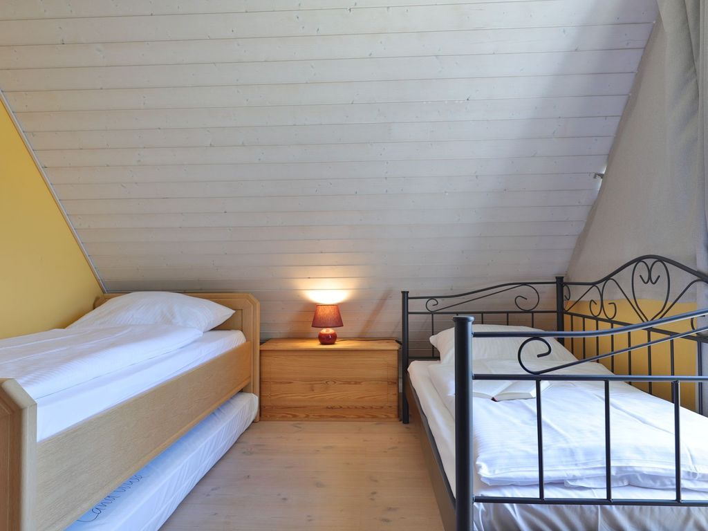 Landhaus Uhlenbusch - Blick in ein Schlafzimmer im OG mit 2 Einzelbetten