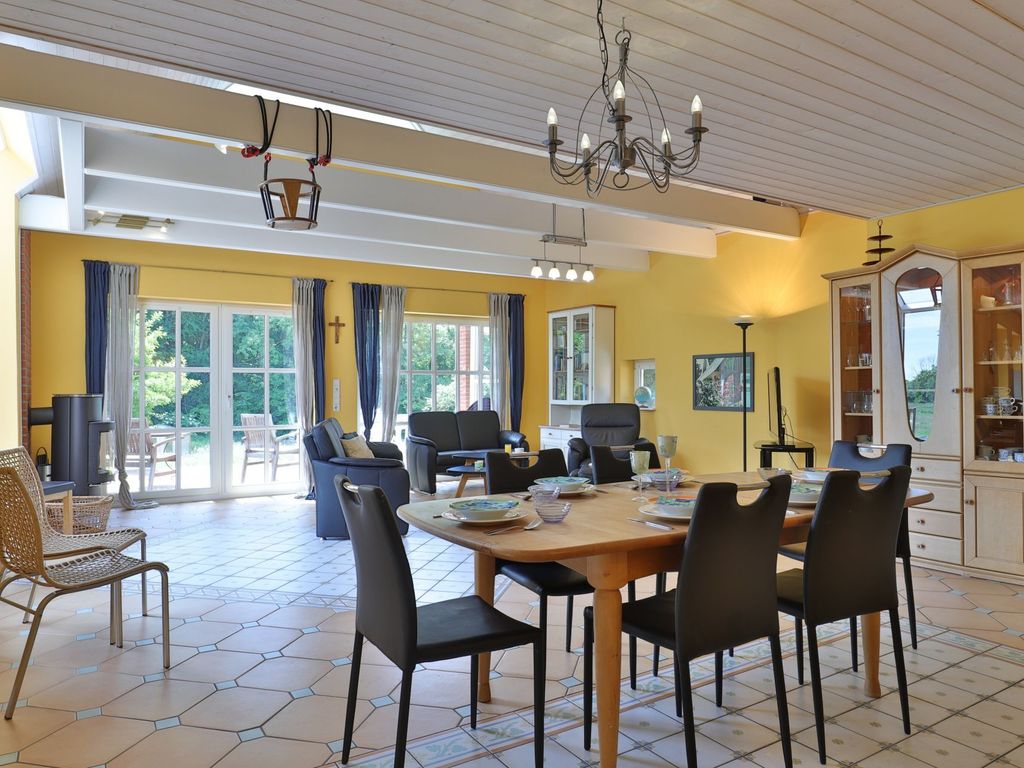 Landhaus Uhlenbusch - Blick auf den offenen Wohn-/Essbereich mit Terrassenzugang