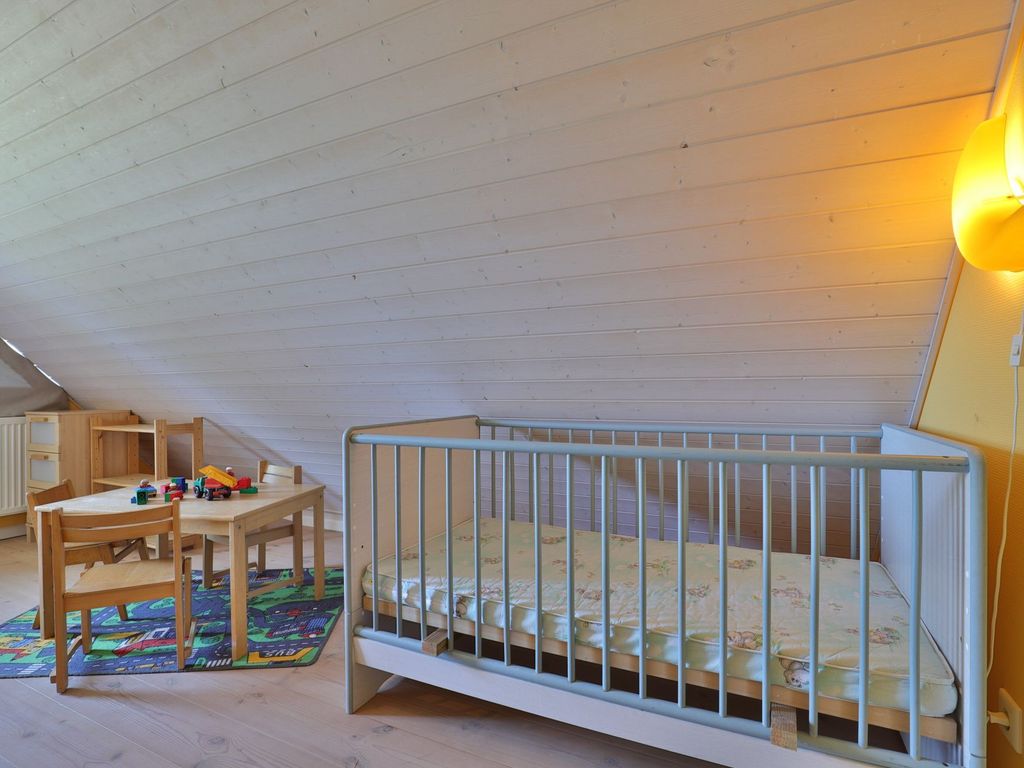 Landhaus Uhlenbusch - Blick in ein Schlafzimmer mit im OG mit 2 Einzelbetten